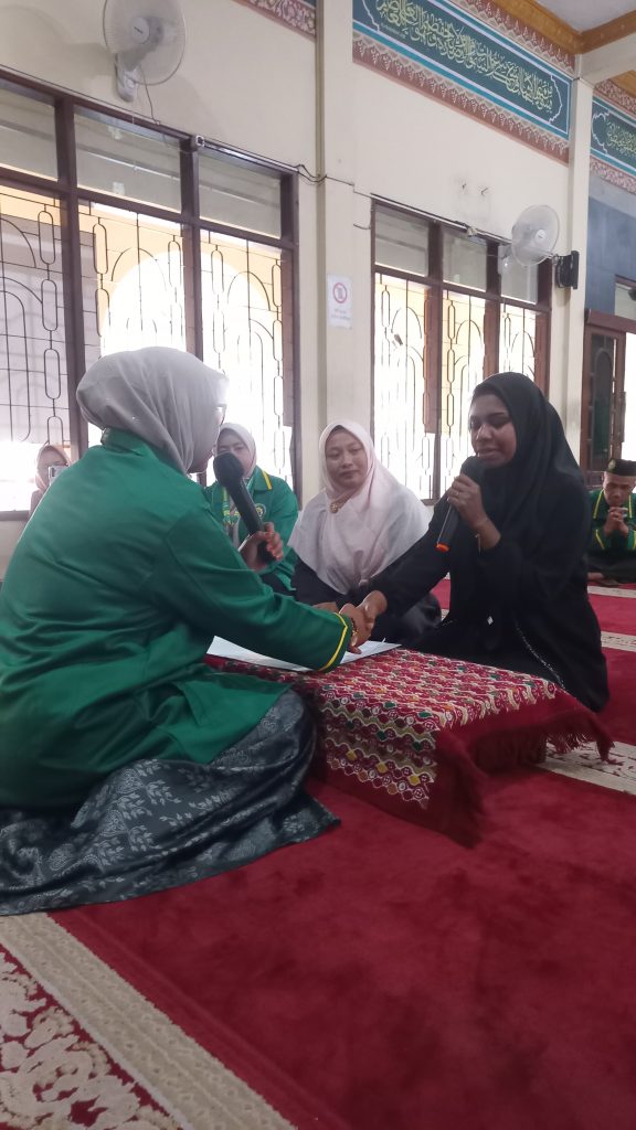 Ikrar Mualaf Pertama DMI Cikarang Barat, Terbitkan Sertifikat Resmi di Masjid Besar Al Hidayah