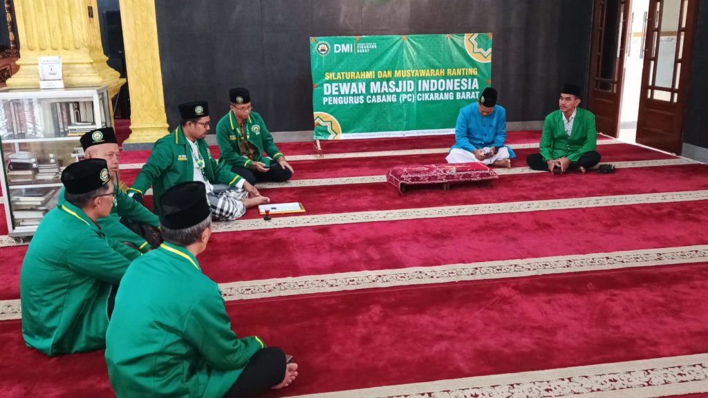 Ikrar Syahadat di Masjid Besar Al-Hidayah: Sdr. Riko Hutagaol Jadi Mualaf Didampingi DMI Cikarang Barat