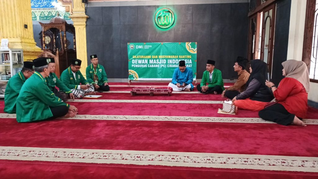 Ikrar Syahadat di Masjid Besar Al-Hidayah: Sdr. Riko Hutagaol Jadi Mualaf Didampingi DMI Cikarang Barat